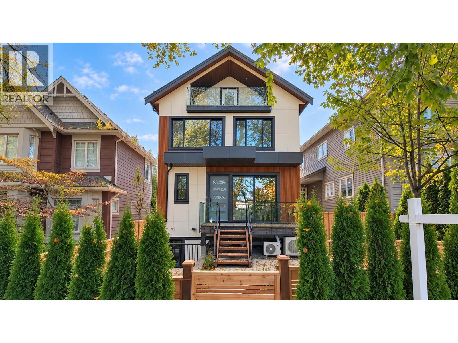 1 746 E 12th Avenue, Vancouver, British Columbia  V5T 2H9 - Photo 2 - R3173203