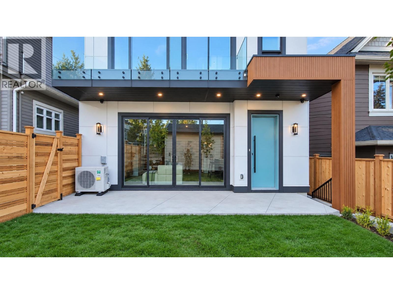 2 746 E 12th Avenue, Vancouver, British Columbia  V5T 2H9 - Photo 2 - R3173223