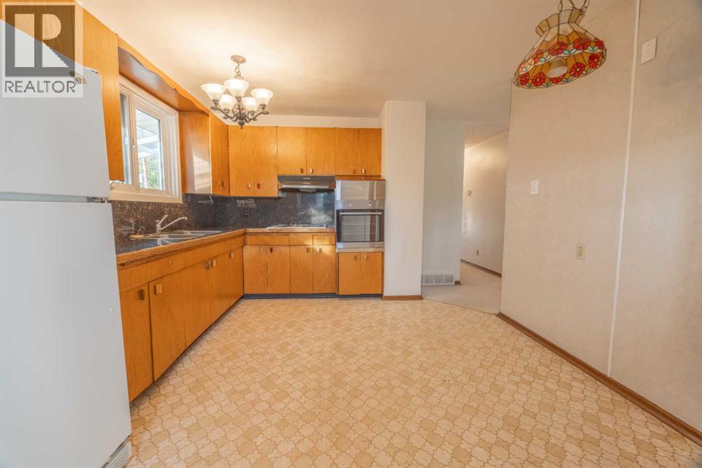 53 Kentish Drive SW, Calgary, Alberta  T2V 2L4 - Photo 10 - A2351271