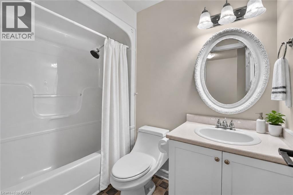 25 Walker Court, Grimsby, Ontario  L3M 5J5 - Photo 19 - 40869915