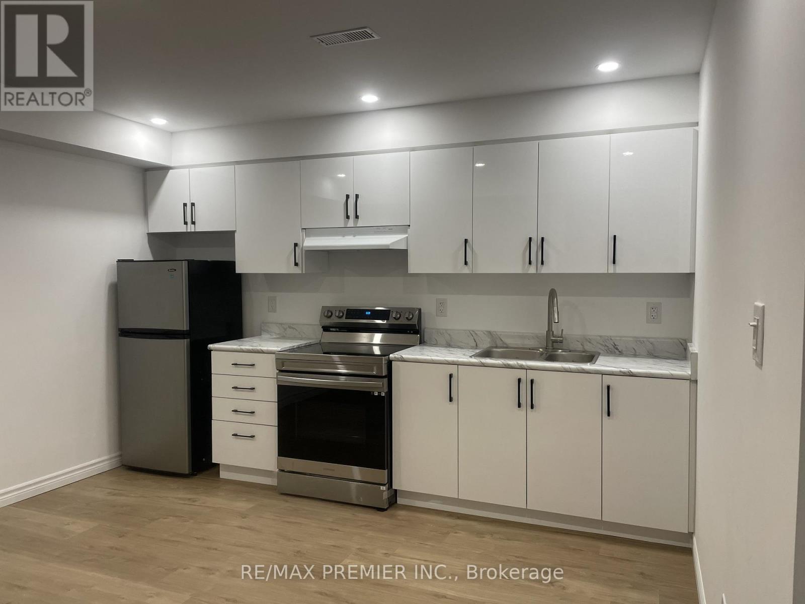 42 Education Road, Brampton, Ontario  L6P 3R7 - Photo 2 - W13879260
