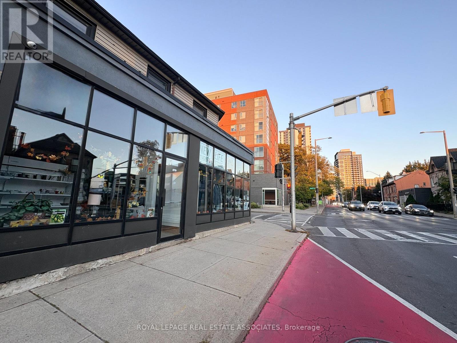 428 King Street W, Hamilton, Ontario  L8P 1B7 - Photo 2 - X13879236