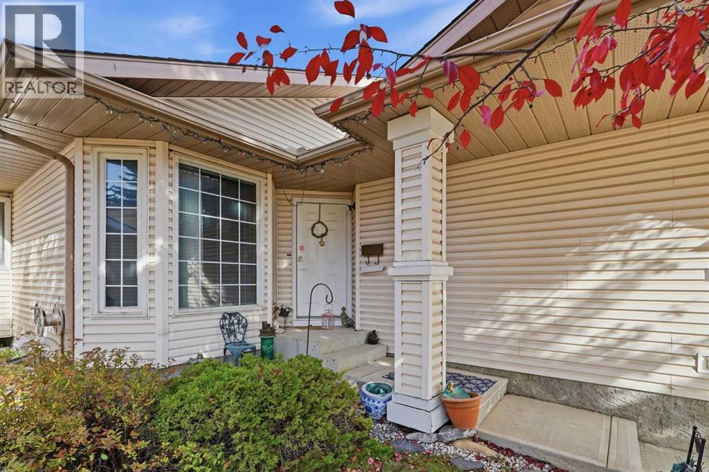 866 Applewood Drive SE Calgary Alberta Canada T2A7R6 5