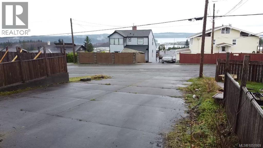 2403 Chelohsin Cres, Port Mcneill, British Columbia  V0N 2R0 - Photo 10 - 1051909