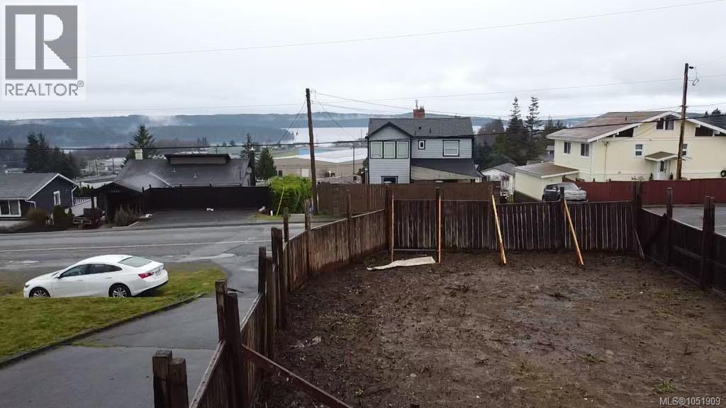 2403 Chelohsin Cres, Port Mcneill, British Columbia  V0N 2R0 - Photo 6 - 1051909