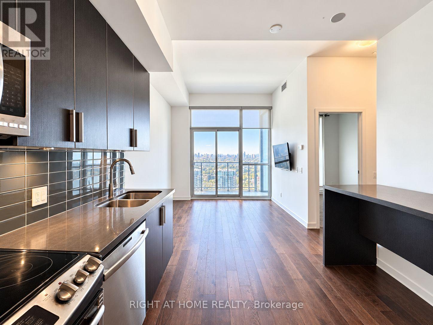 LPH06 - 2200 LAKE SHORE BOULEVARD W, Toronto, Ontario