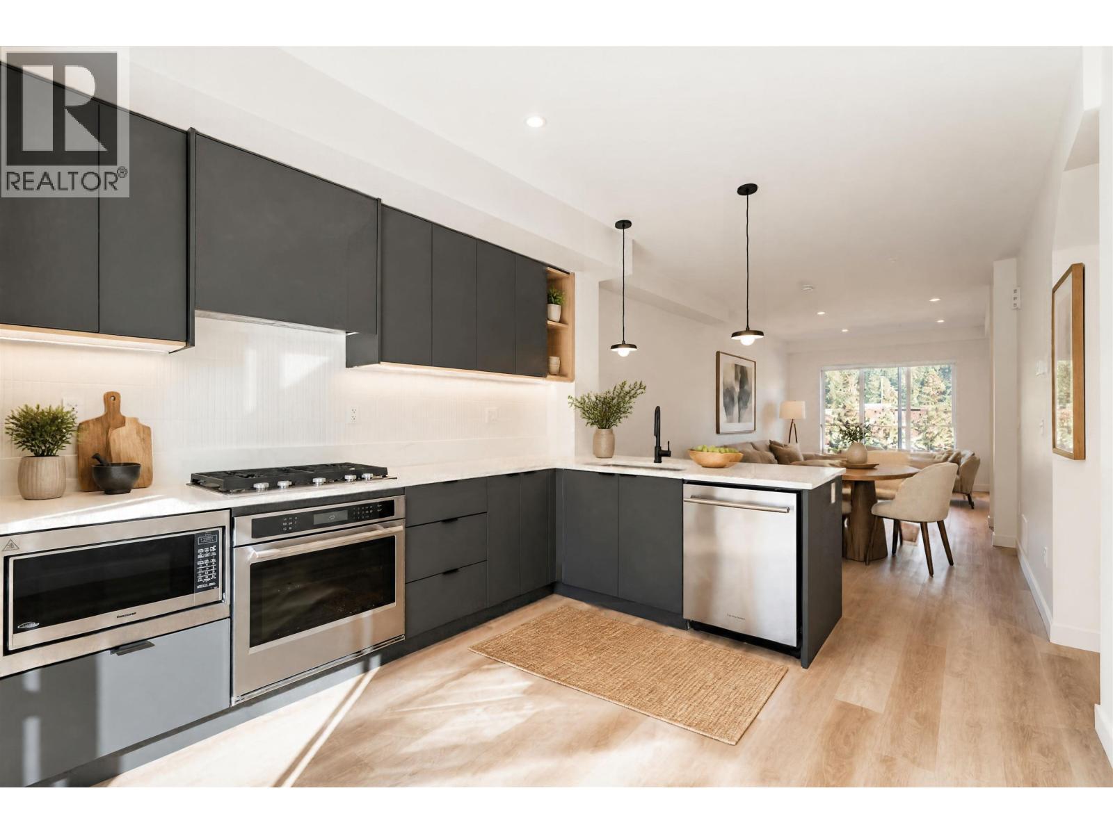 137 388 DUNCAN STREET, New Westminster, British Columbia