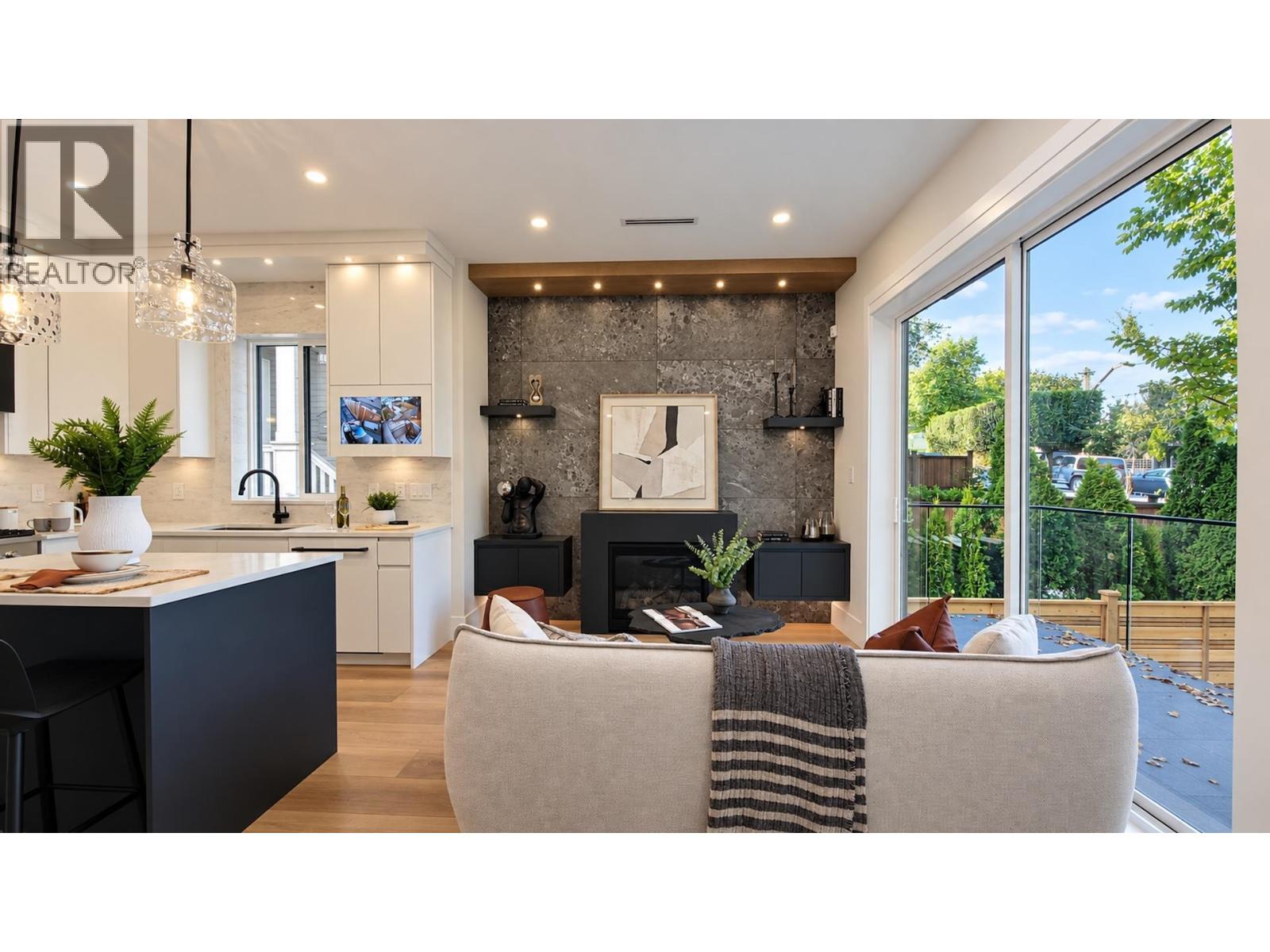 1 746 E 12th Avenue, Vancouver, British Columbia  V5T 2H9 - Photo 3 - R3173203