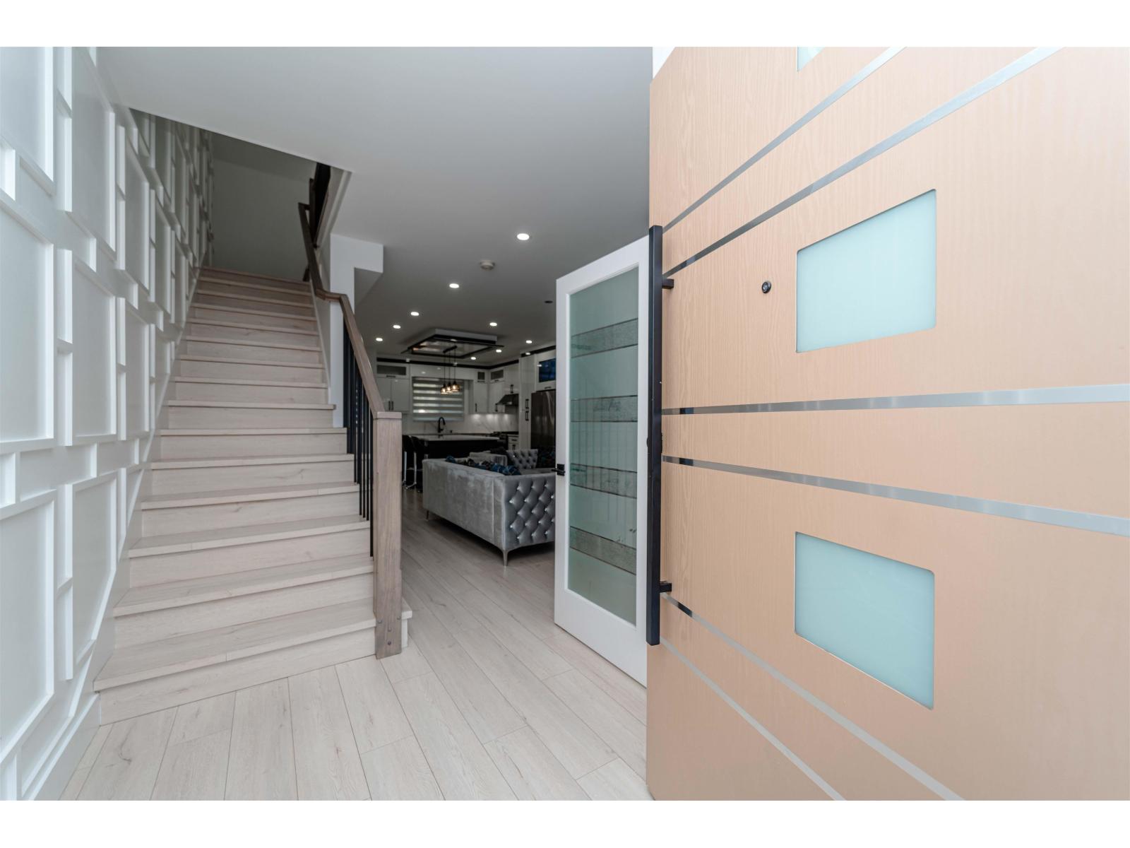 33227 5 Avenue, Mission, British Columbia  V2V 1V9 - Photo 3 - R3173063
