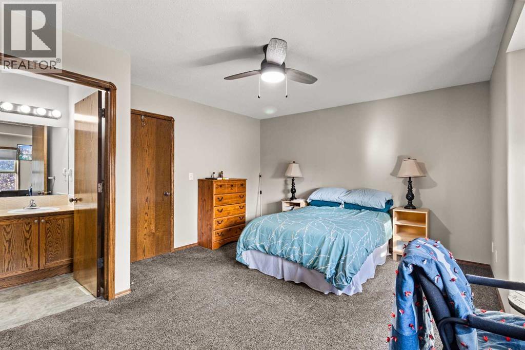 303 Addington Drive, Red Deer, Alberta  T4R 3H7 - Photo 12 - A2348805