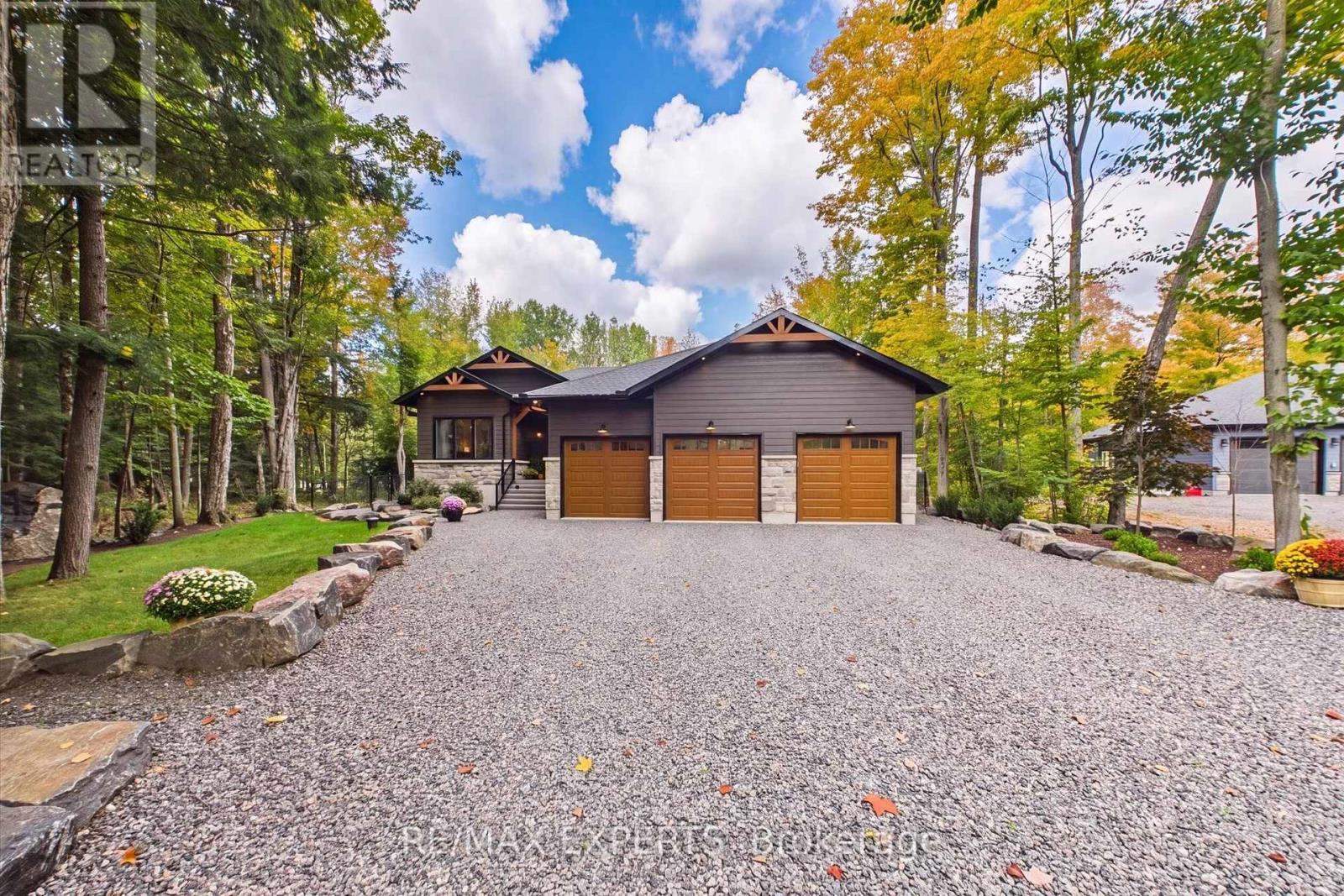 1072 XAVIER STREET, Gravenhurst, Ontario