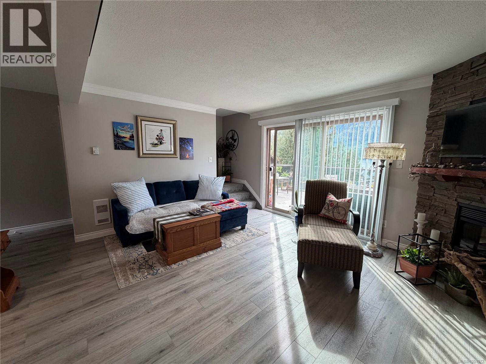 202 Haida Ave