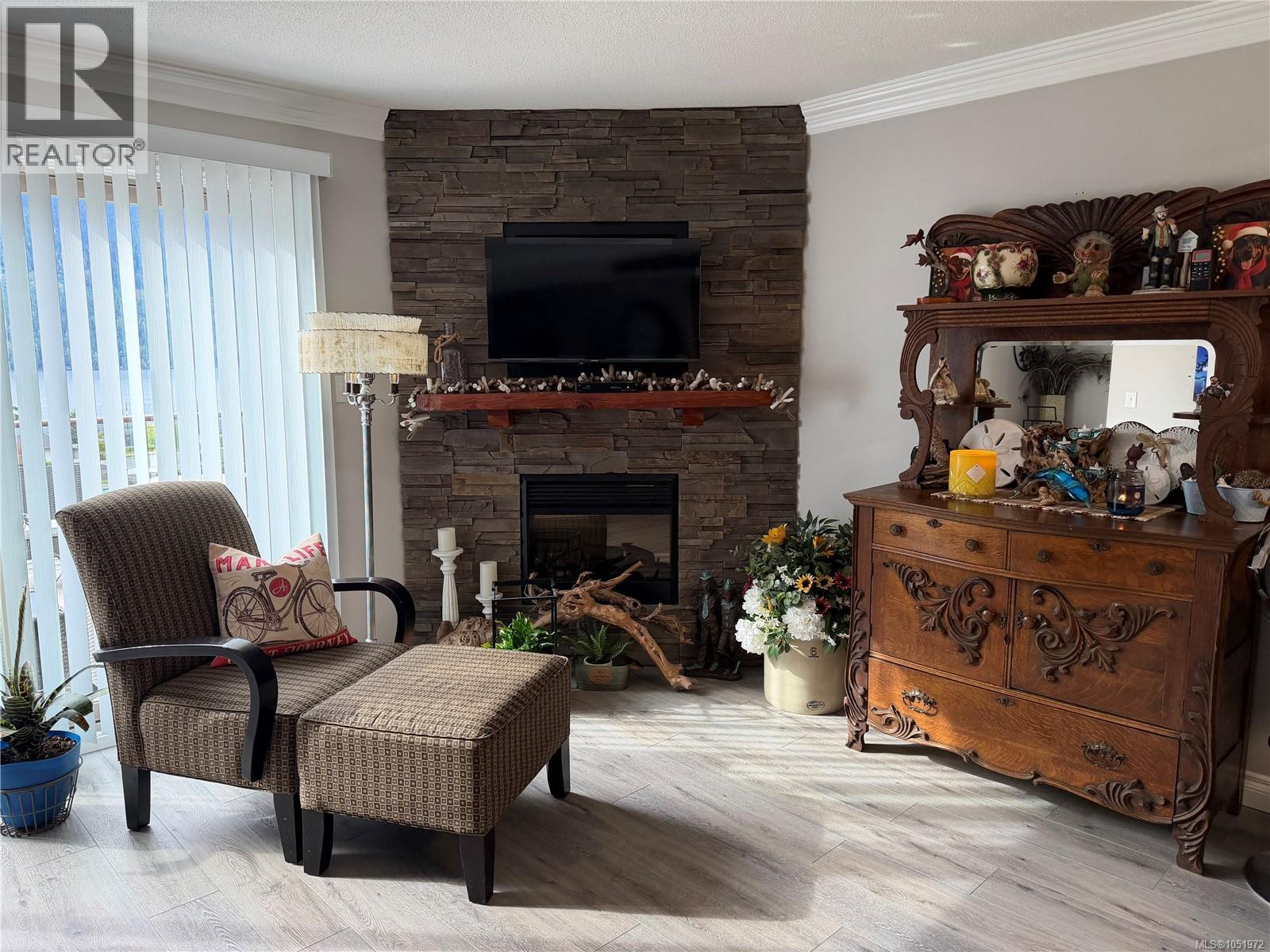 202 Haida Ave