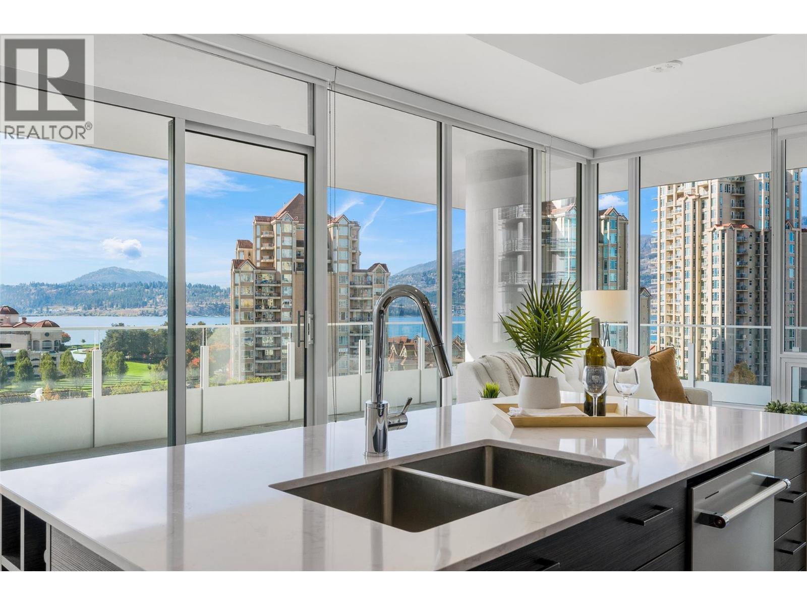 1181 Sunset Drive Unit# 807, Kelowna, British Columbia