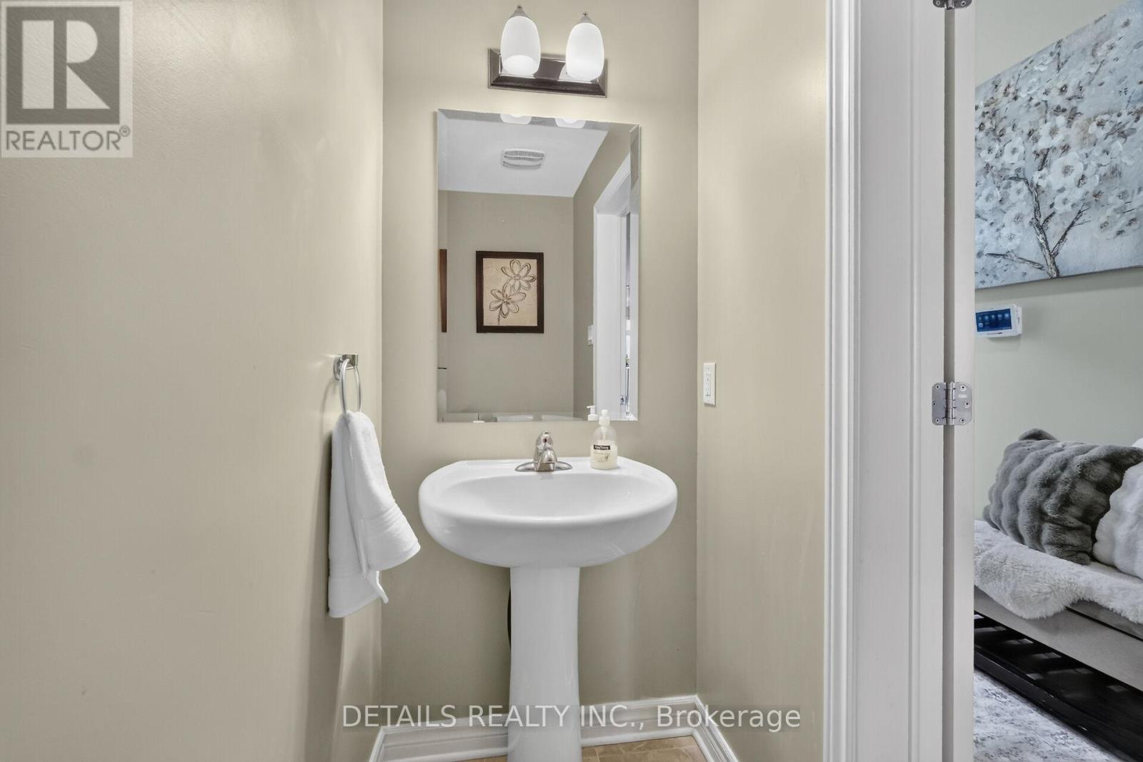 744 Dearborn Private, Ottawa, Ontario  K1T 0W3 - Photo 6 - X13879346