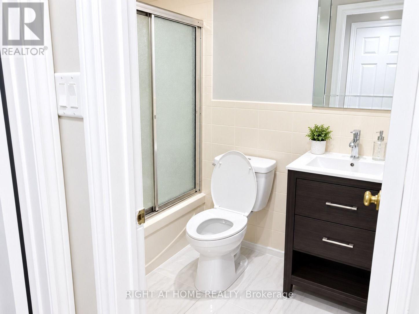 Main - 144 Almore Avenue, Toronto, Ontario  M3H 2J1 - Photo 15 - C13874594