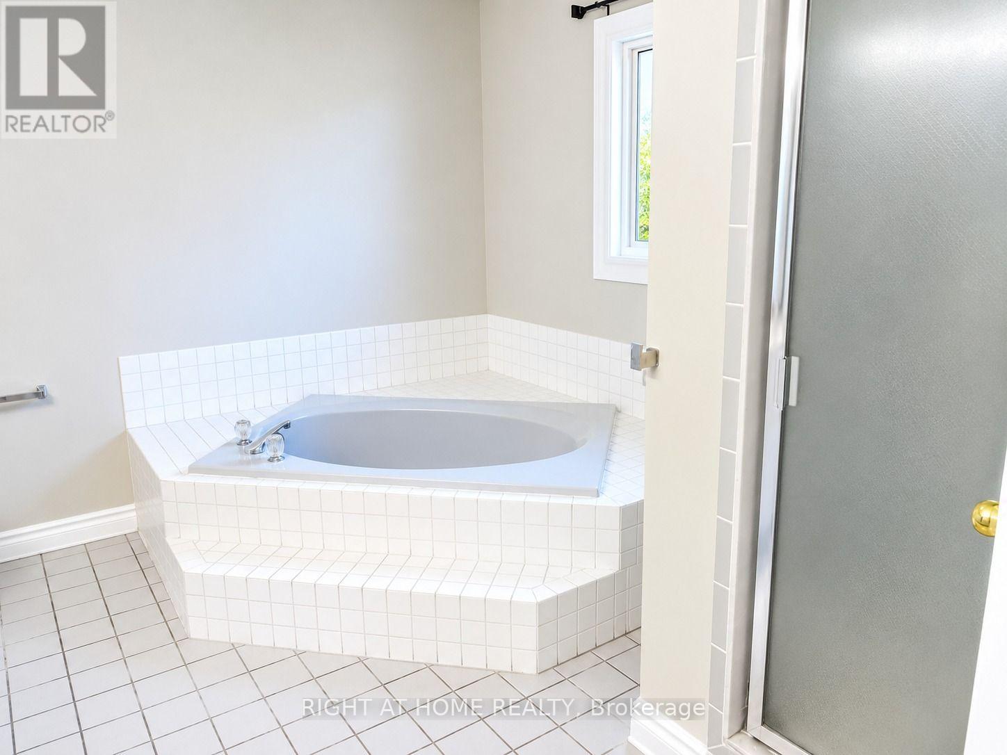 Main - 144 Almore Avenue, Toronto, Ontario  M3H 2J1 - Photo 16 - C13874594