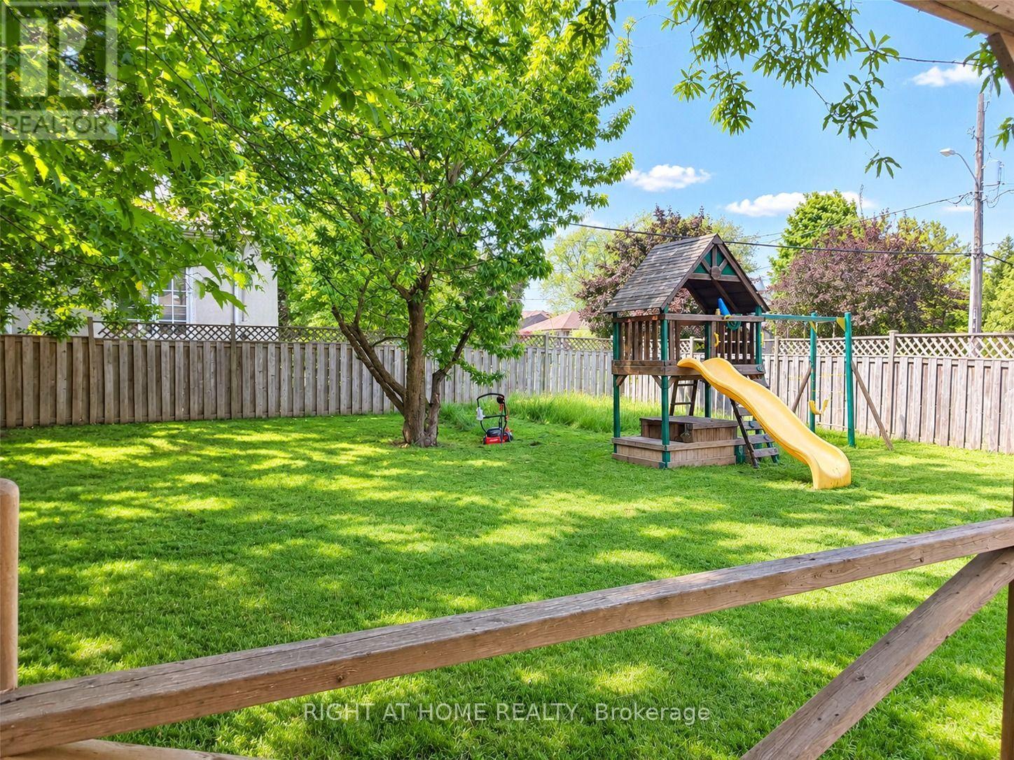 Main - 144 Almore Avenue, Toronto, Ontario  M3H 2J1 - Photo 3 - C13874594