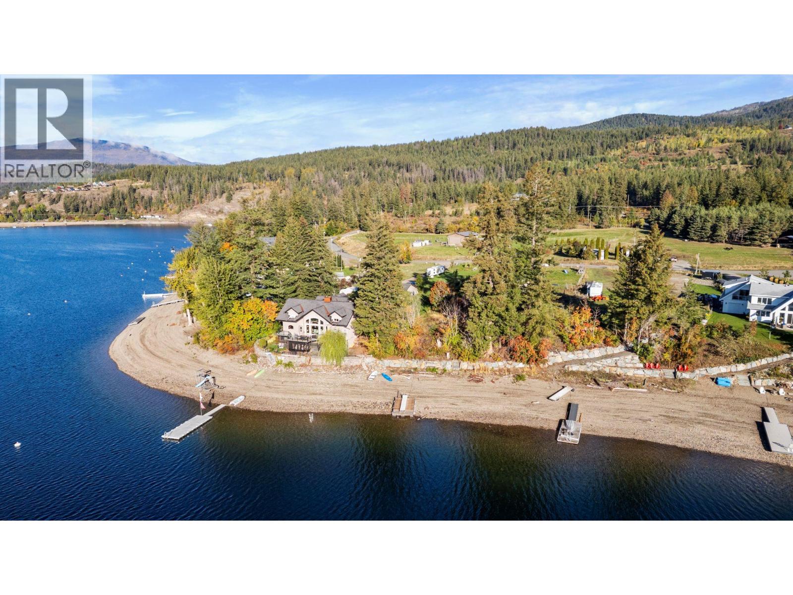 2836 Simpson Road, Lee Creek, British Columbia