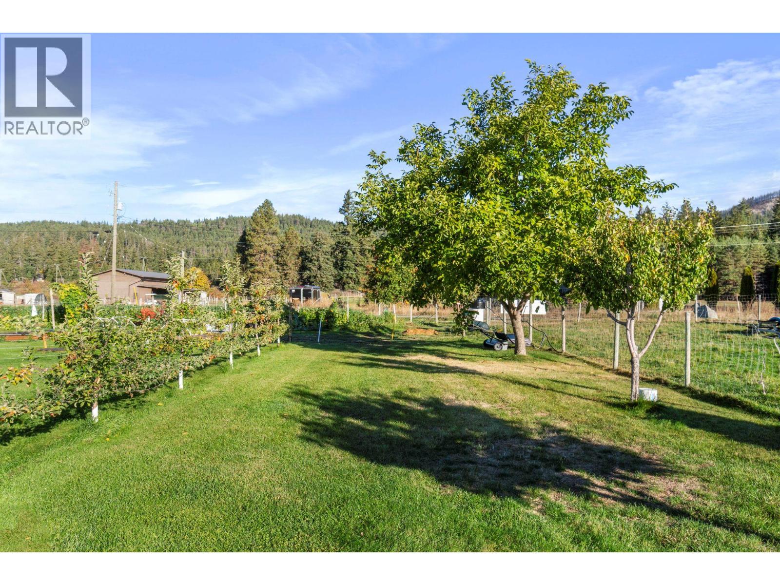 2836 Simpson Road, Lee Creek, British Columbia  V0E 1M4 - Photo 9 - 10402842