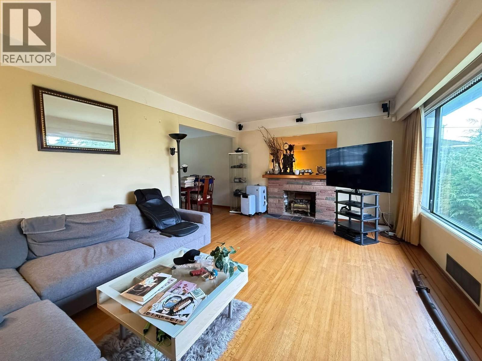 928 E 31st Avenue, Vancouver, British Columbia  V5V 2X4 - Photo 4 - R3174025