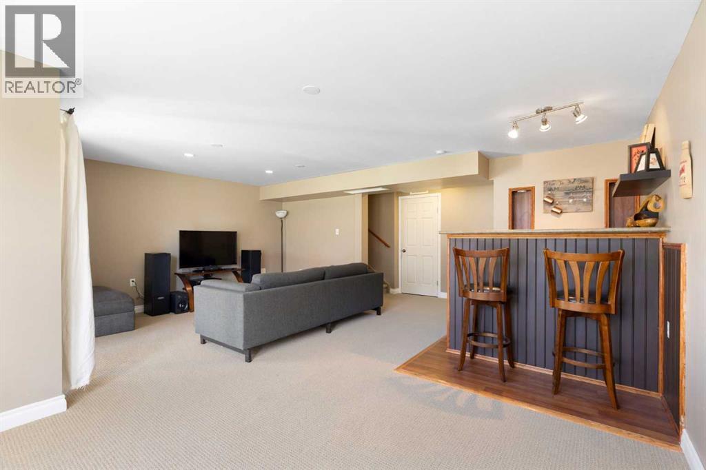 11 Royal Crest Court Nw, Calgary, Alberta T3G 5W3 - Photo 29 - A2350656