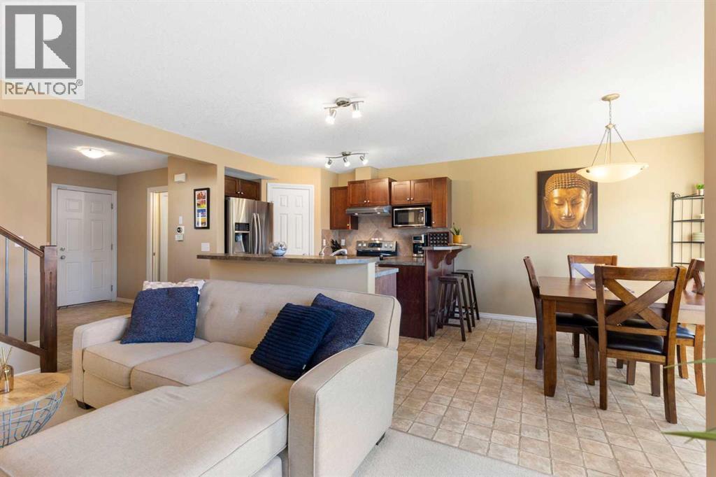 11 Royal Crest Court Nw, Calgary, Alberta T3G 5W3 - Photo 3 - A2350656