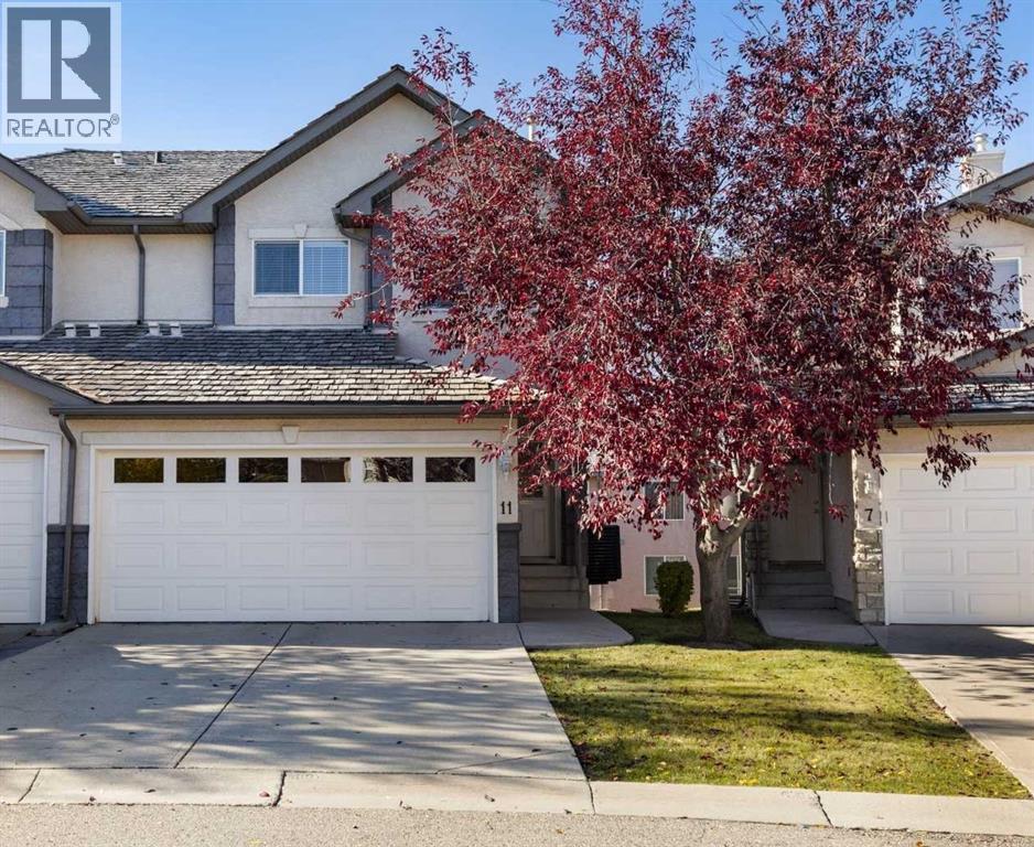 11 Royal Crest Court NW, Calgary, Alberta