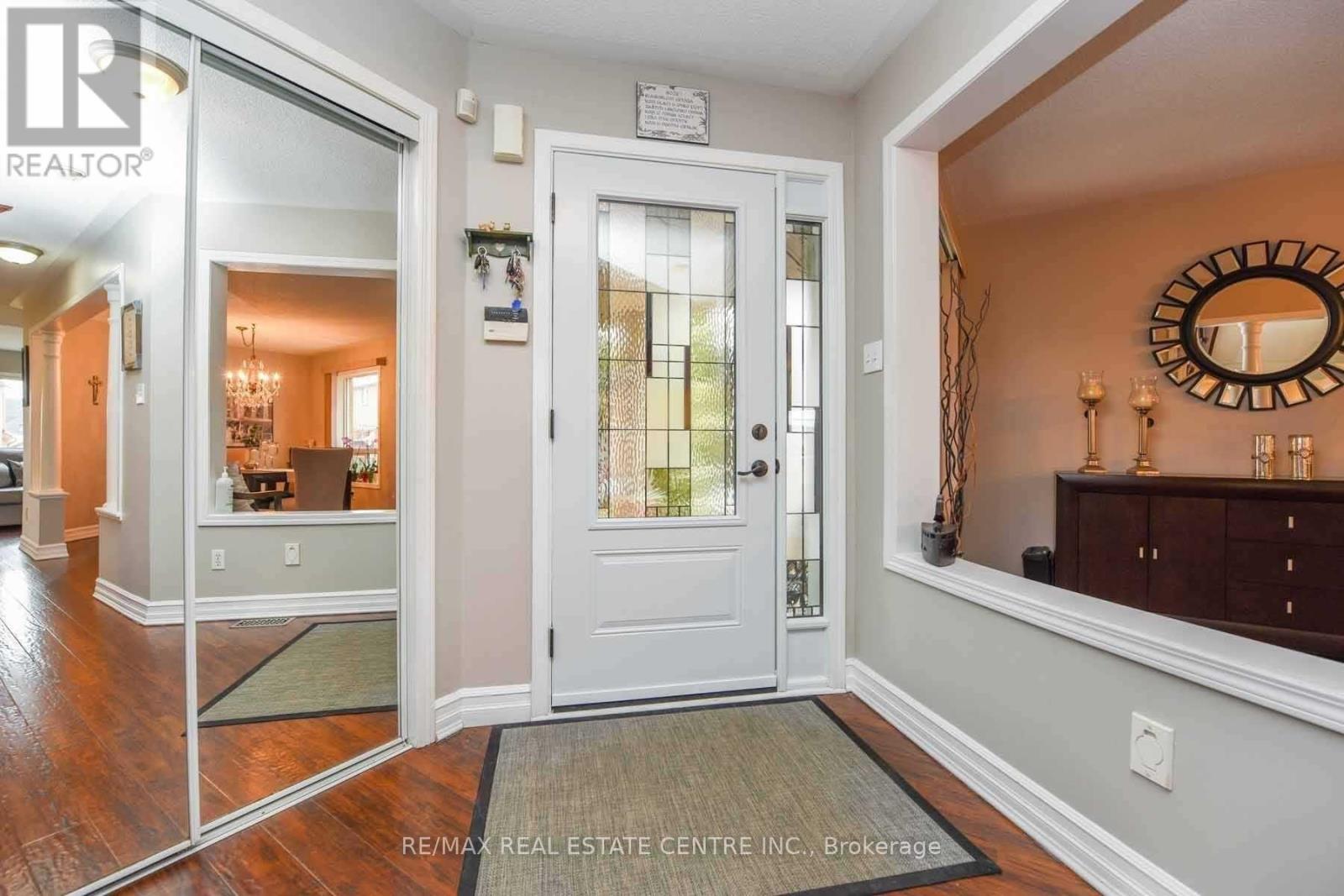 764 Avocado Crescent, Mississauga, Ontario  L5W 1H4 - Photo 3 - W13879358