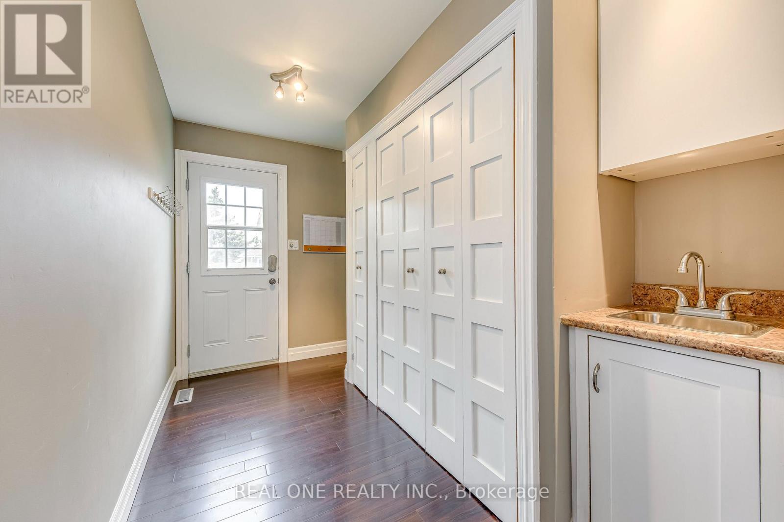 1236 Woodview Drive, Oakville, Ontario  L6M 2M4 - Photo 17 - W13879366