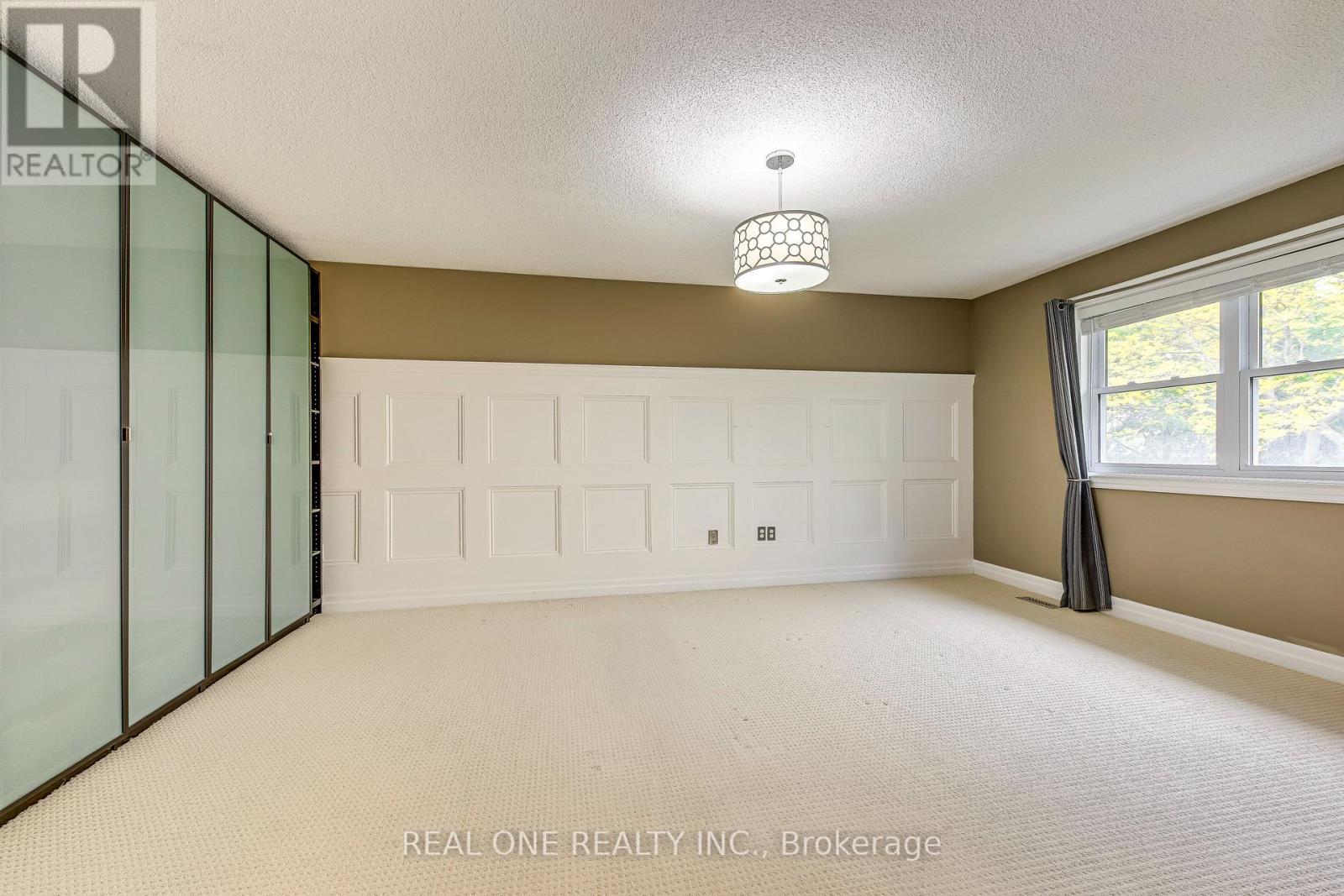 1236 Woodview Drive, Oakville, Ontario  L6M 2M4 - Photo 20 - W13879366