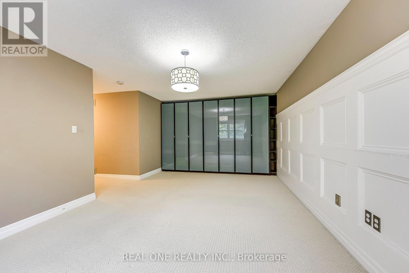 1236 Woodview Drive, Oakville, Ontario  L6M 2M4 - Photo 21 - W13879366