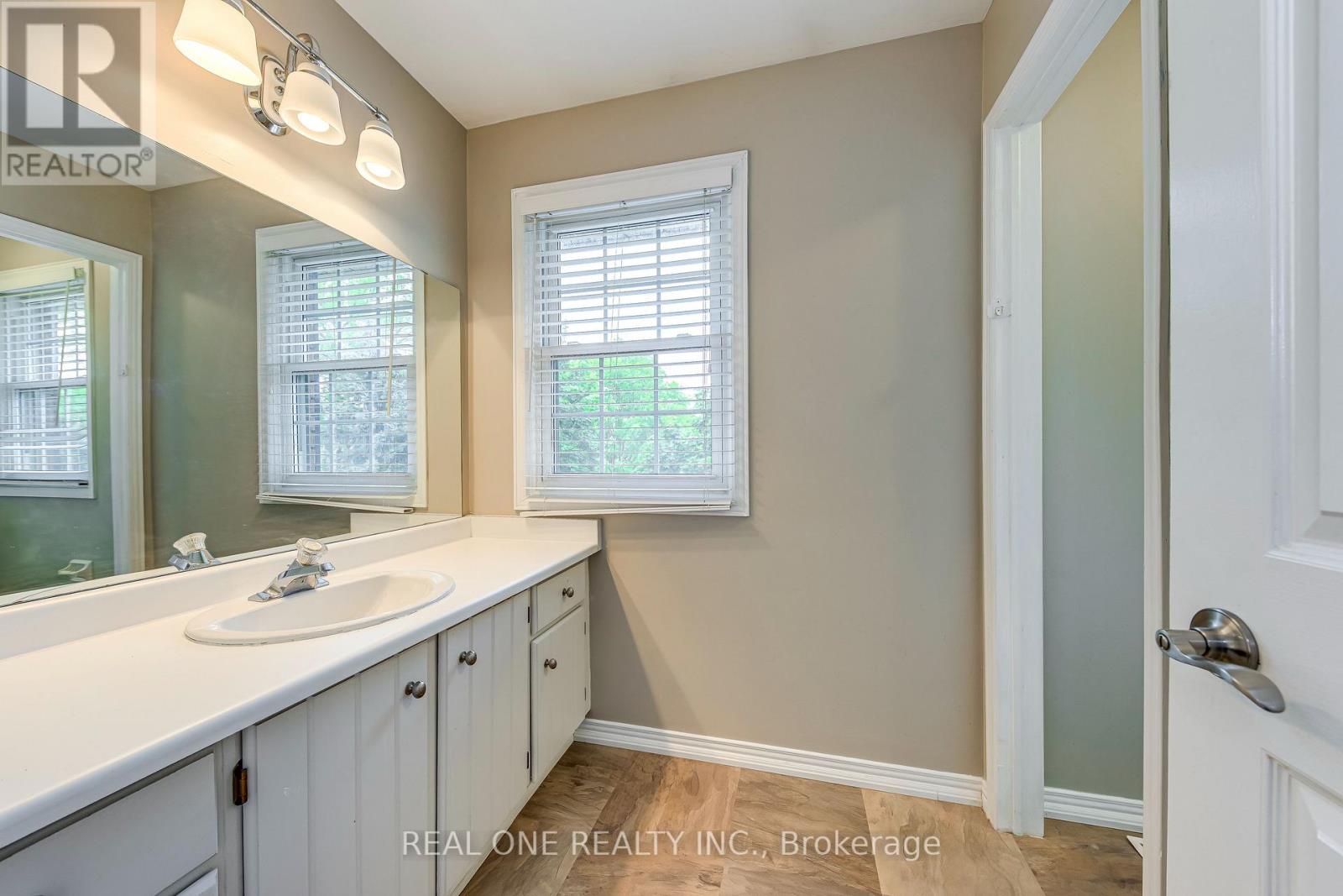 1236 Woodview Drive, Oakville, Ontario  L6M 2M4 - Photo 27 - W13879366