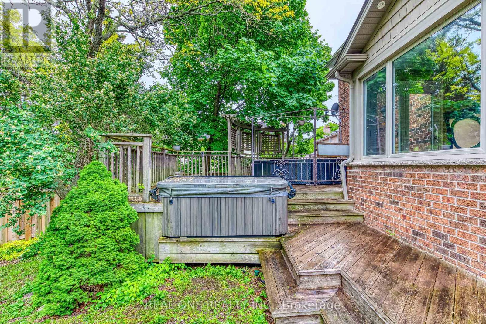 1236 Woodview Drive, Oakville, Ontario  L6M 2M4 - Photo 38 - W13879366