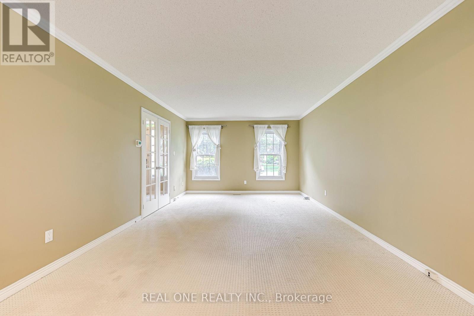 1236 Woodview Drive, Oakville, Ontario  L6M 2M4 - Photo 5 - W13879366