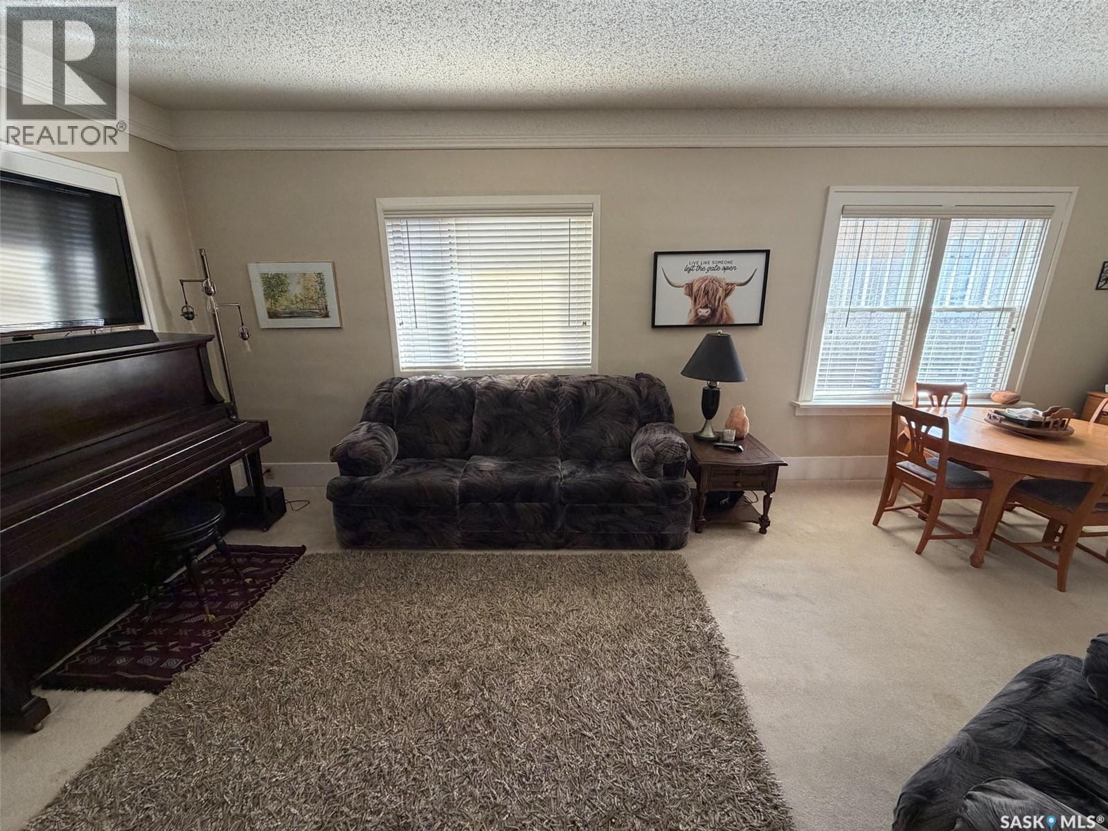 515 1st Street E, Shaunavon, Saskatchewan  S0N 2M0 - Photo 8 - SK050778