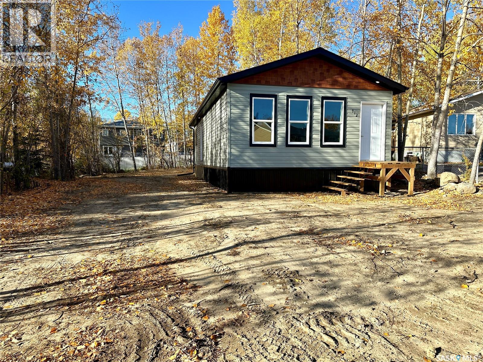 912 Quandt Crescent, La Ronge, Saskatchewan  S0J 1L0 - Photo 2 - SK050772