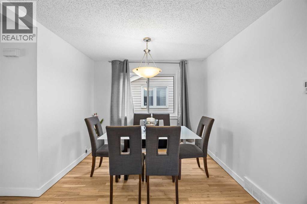 2320 Woodview Drive SW, Calgary, Alberta  T2W 4X6 - Photo 12 - A2345576
