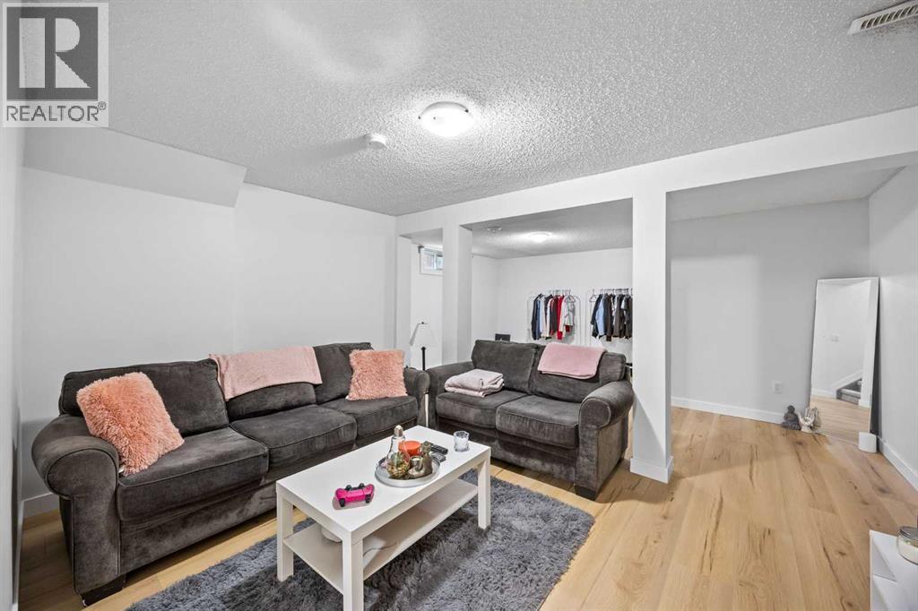 2320 Woodview Drive SW, Calgary, Alberta  T2W 4X6 - Photo 35 - A2345576