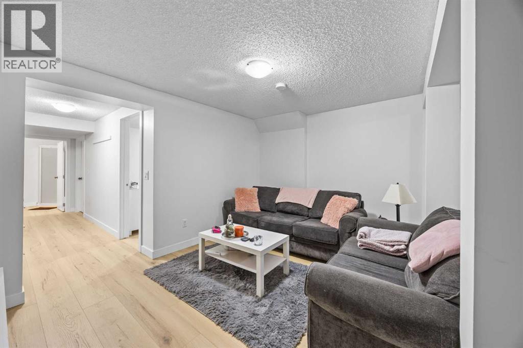 2320 Woodview Drive SW, Calgary, Alberta  T2W 4X6 - Photo 33 - A2345576