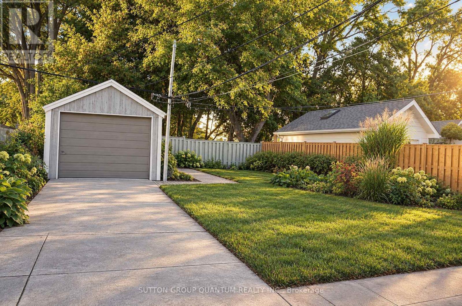 74 Cannon Road, Toronto, Ontario  M8Y 1S1 - Photo 8 - W13879430