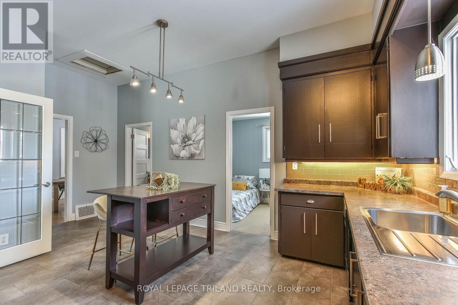 602 Central Avenue, London East (East F), Ontario  N6B 2G4 - Photo 13 - X13879464