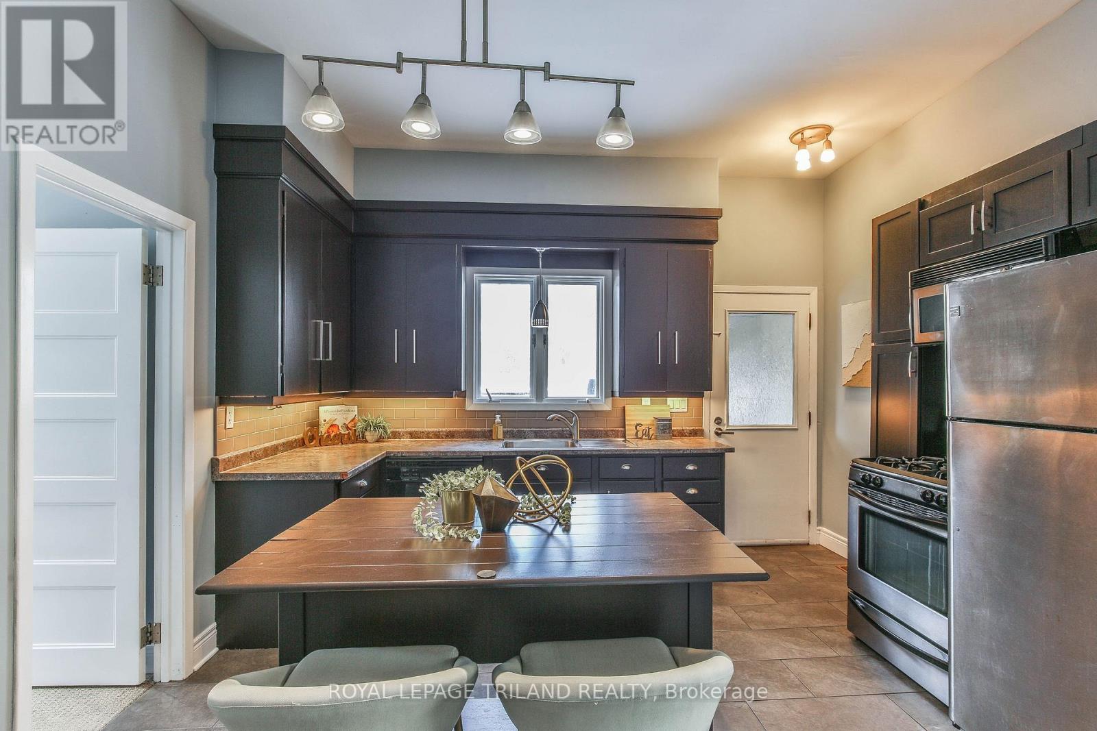 602 Central Avenue, London East (East F), Ontario  N6B 2G4 - Photo 9 - X13879464