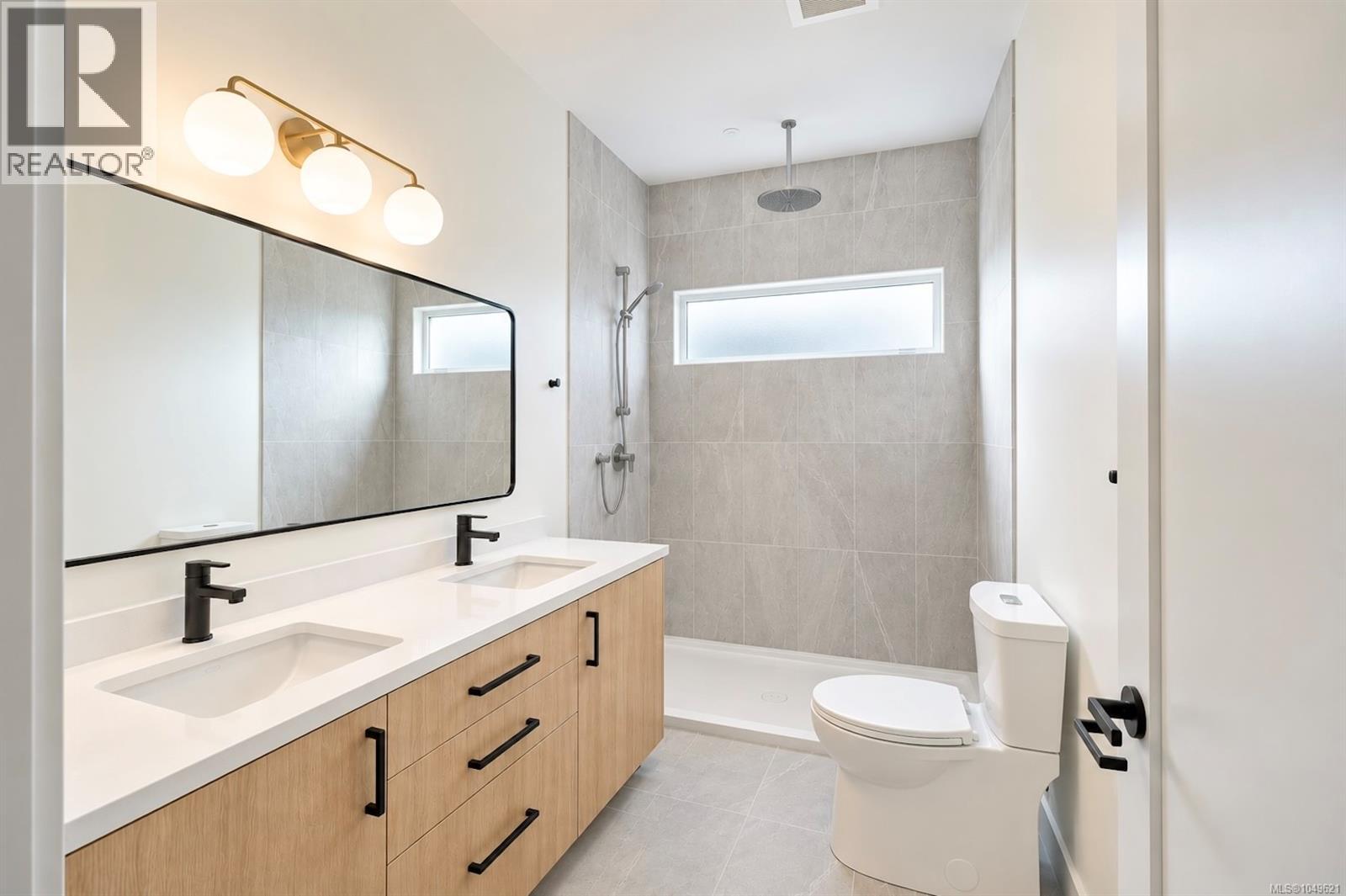 535 Gibson St, Tofino, British Columbia  V0R 2Z0 - Photo 16 - 1049621