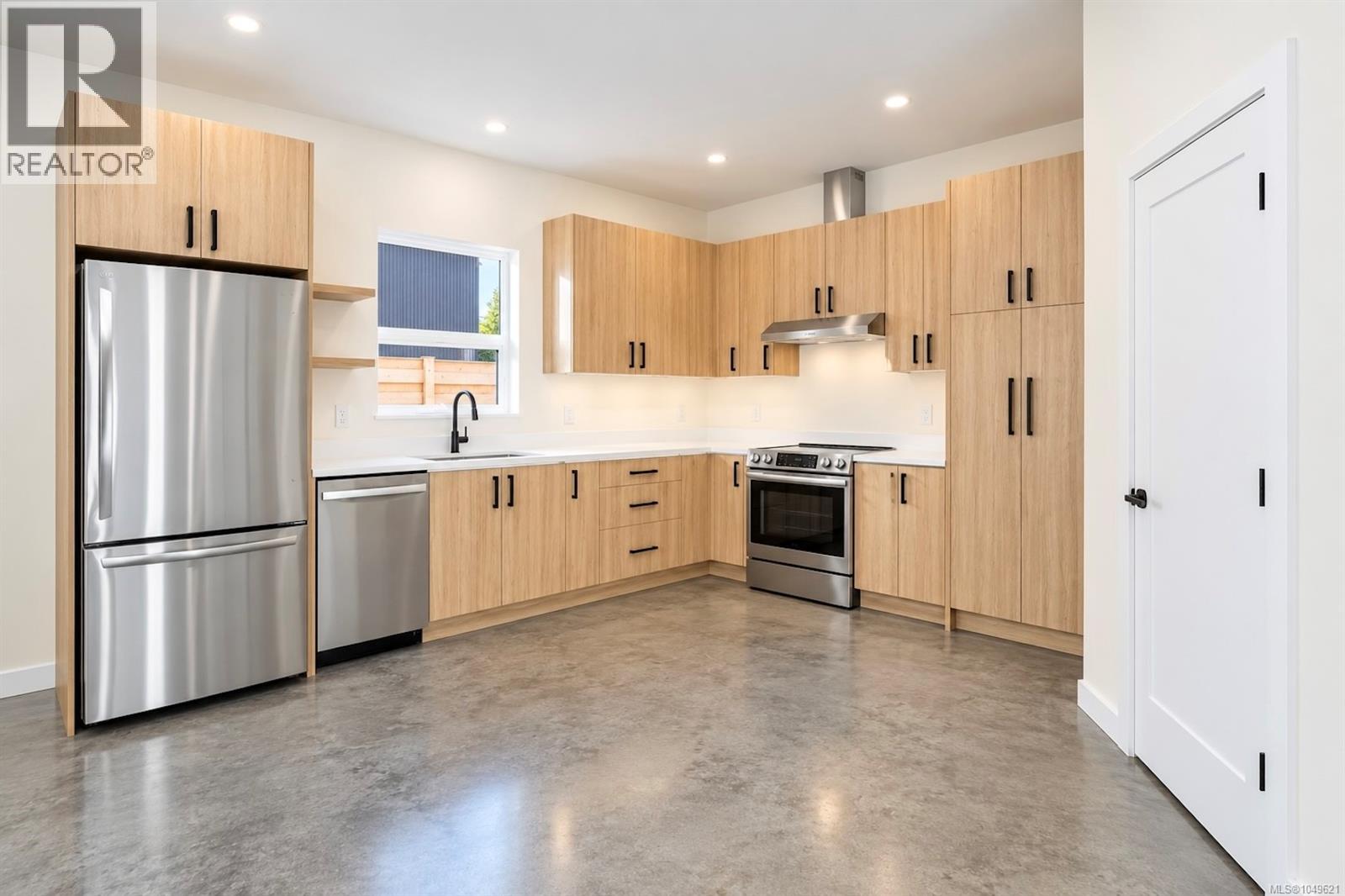 535 Gibson St, Tofino, British Columbia  V0R 2Z0 - Photo 26 - 1049621
