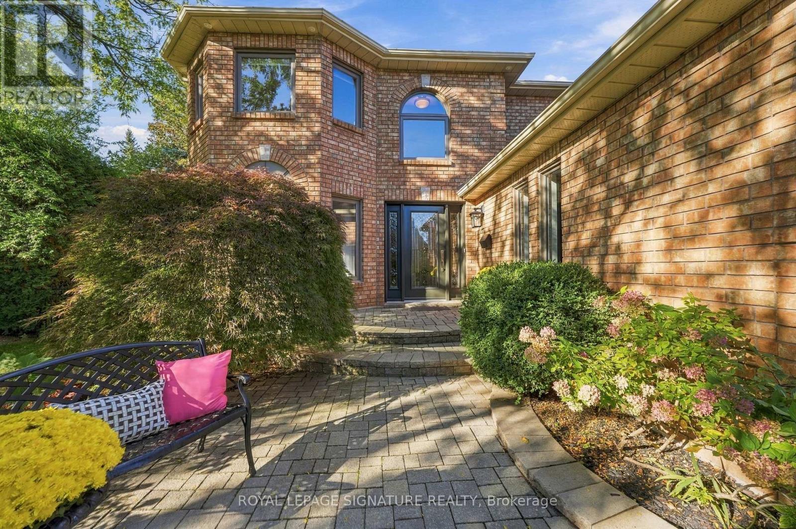 408 Mccaffrey Road, Newmarket, Ontario  L3X 1T5 - Photo 3 - N13879478