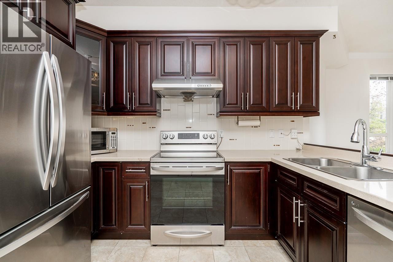 312 3098 Guildford Way, Coquitlam, British Columbia  V3B 7W8 - Photo 6 - R3173017
