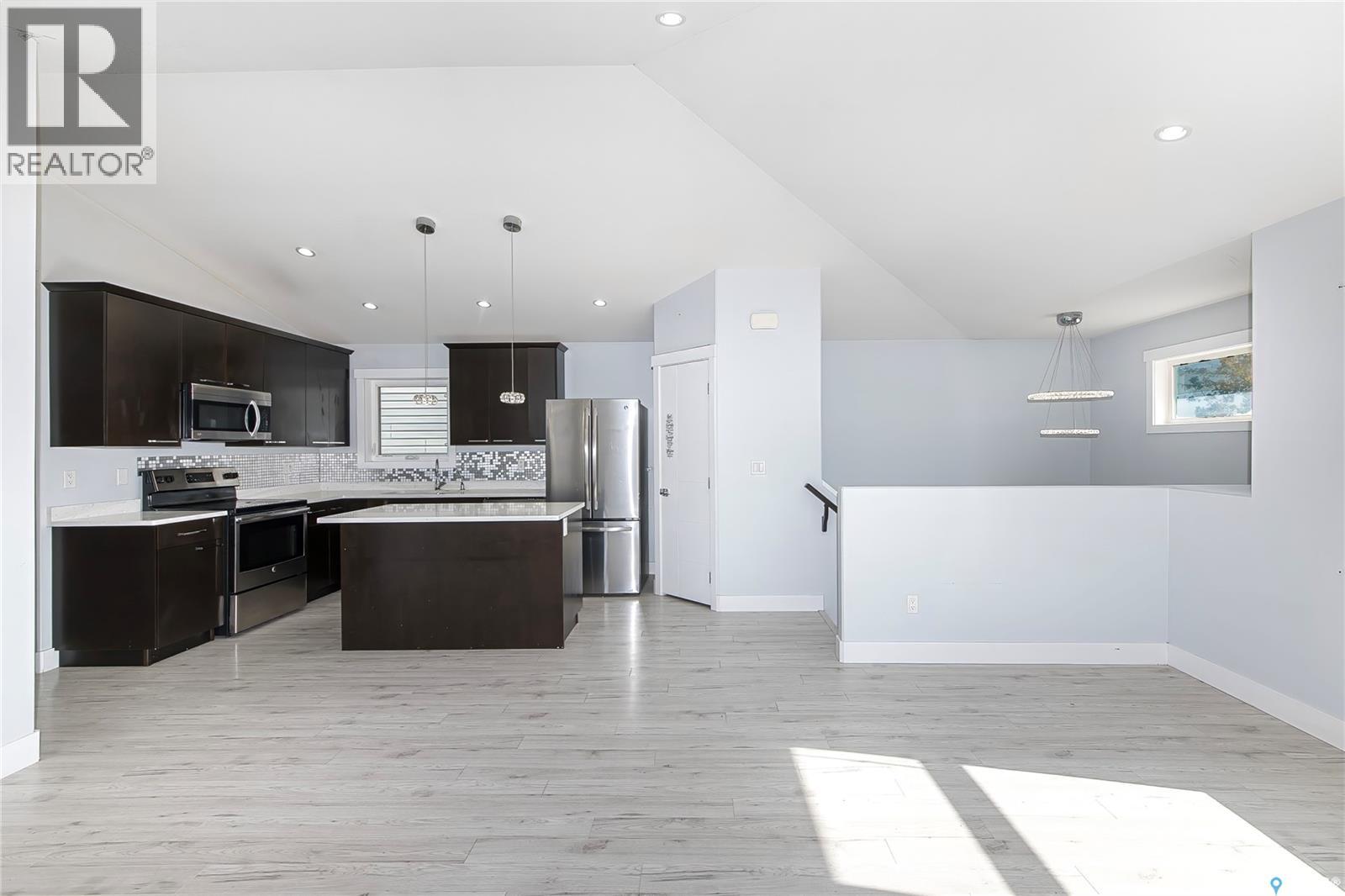 3742 33rd Street W, Saskatoon, Saskatchewan  S7R 0M1 - Photo 5 - SK050779