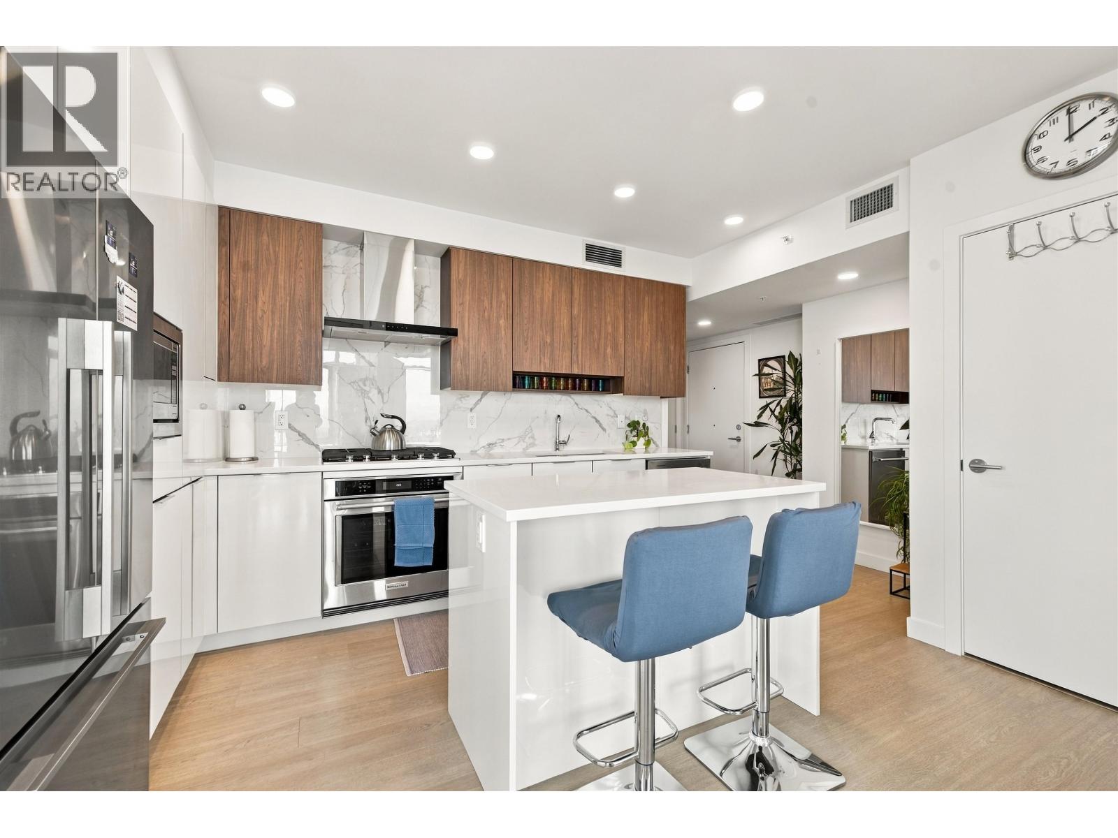 2401 7769 PARK CRESCENT
