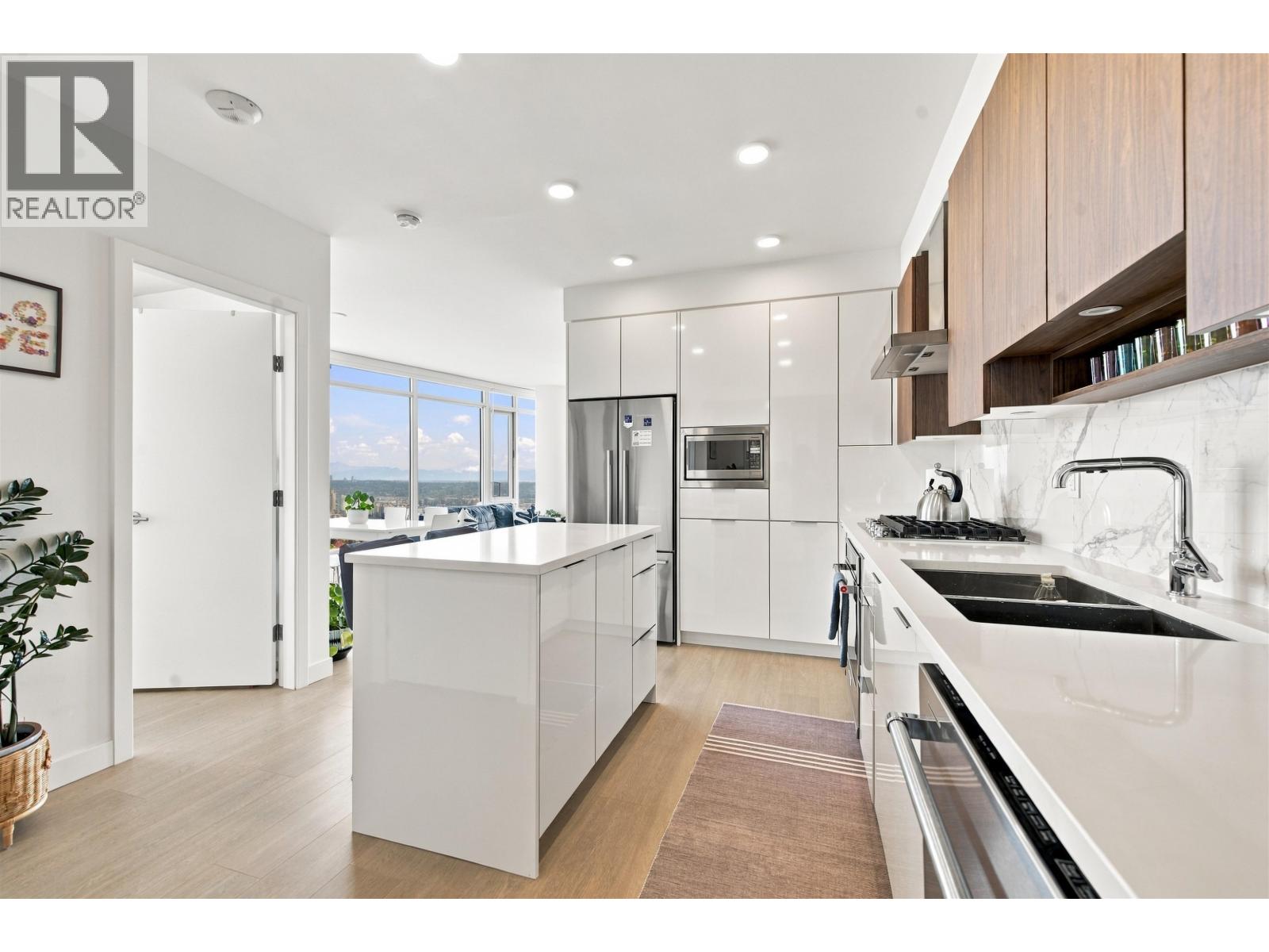 2401 7769 PARK CRESCENT